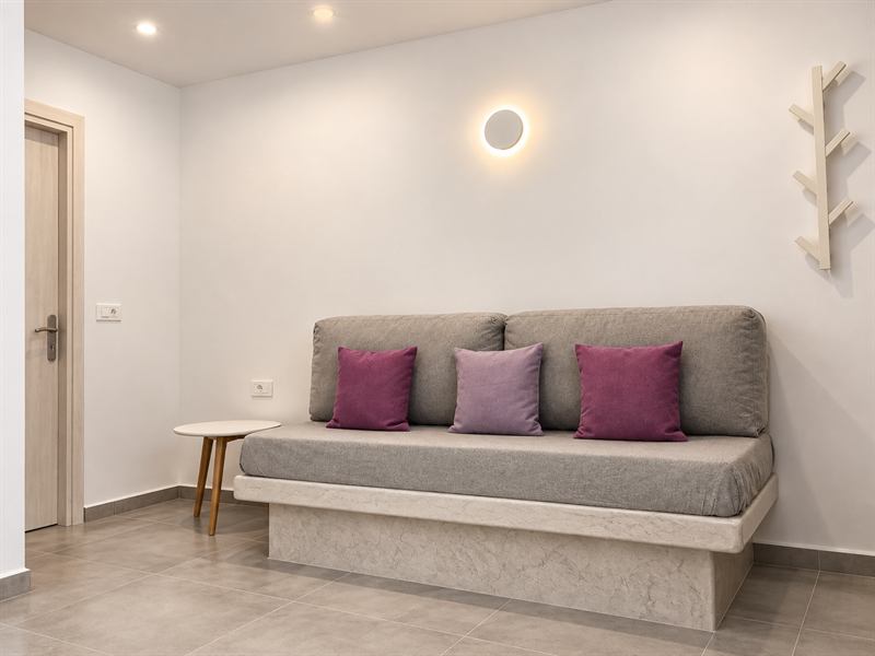 Deluxe Apartment – Outdoor Hot Tub – Sofa bed, Dragonfly Villas Santorini