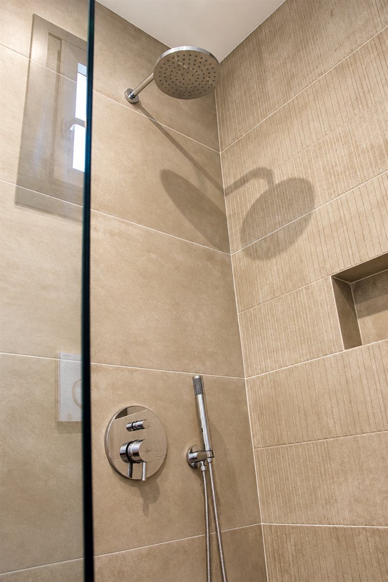 Studio Apartment – Rain shower, Dragonfly Villas Santorini