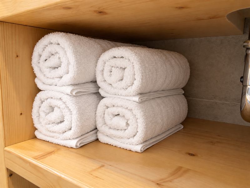 Suite – Outdoor Hot Tub – Fresh towels, Dragonfly Villas Santorini