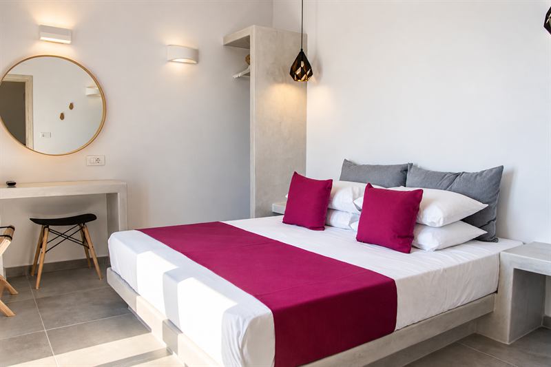 Superior Apartment – Bedroom and vanity, Dragonfly Villas Santorini