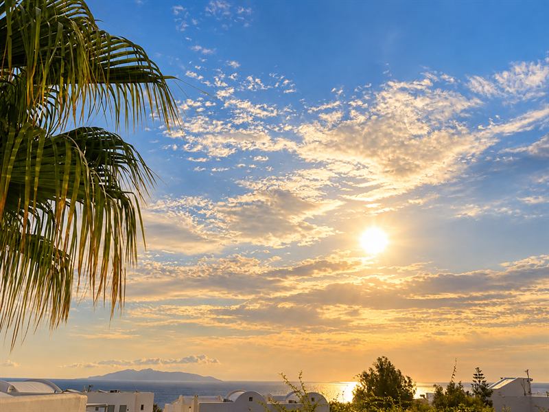 Superior Apartment – Sunrise over the sea, Dragonfly Villas Santorini